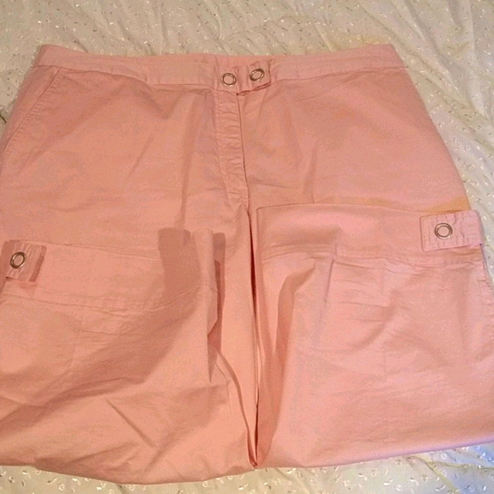 Avenue Women's wide leg pastel pink capris